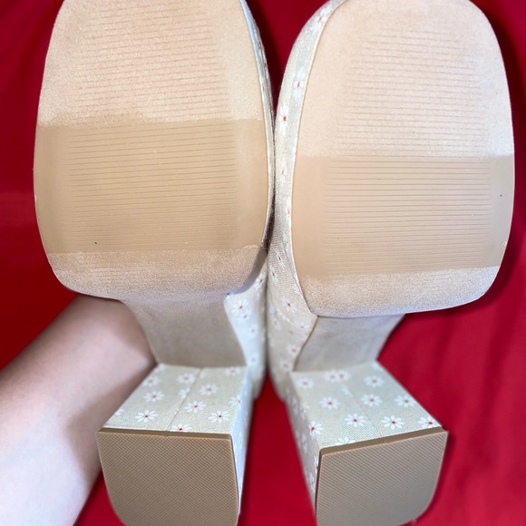 Sold NWT MAIDDEN GIRL CRAZY DAYSI STYLE MARY JANE PLATFORM FLORAL PRINT SIZE 9 - Picture 12 of 14